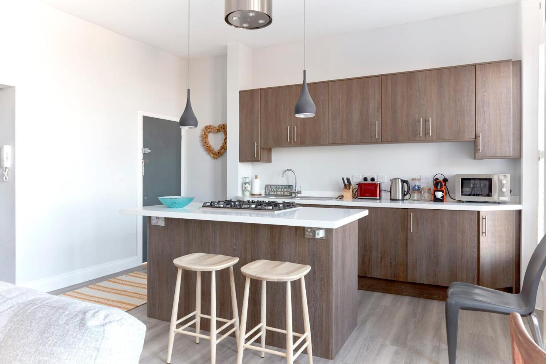 Spacious Beach Front Apartment With Stunning Sea Views Deal Zewnętrze zdjęcie
