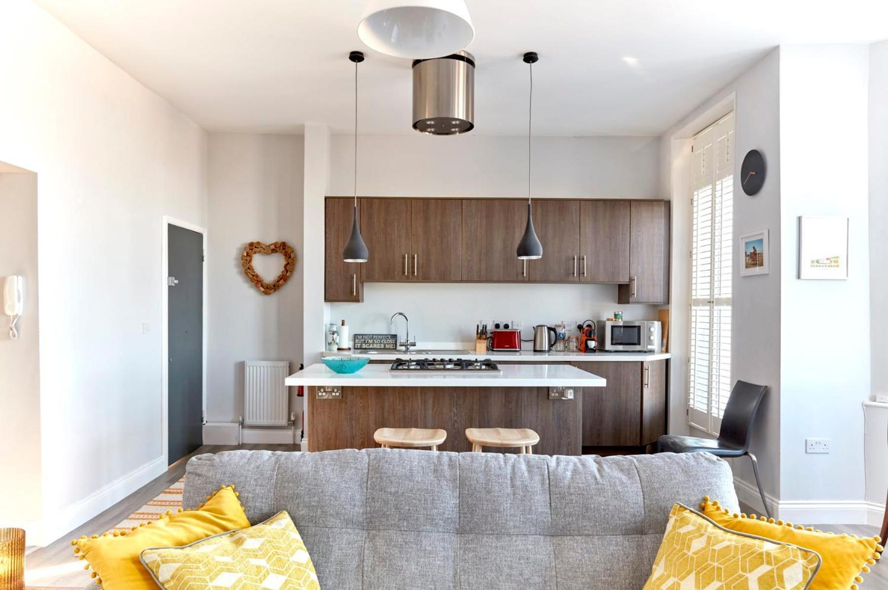 Spacious Beach Front Apartment With Stunning Sea Views Deal Zewnętrze zdjęcie