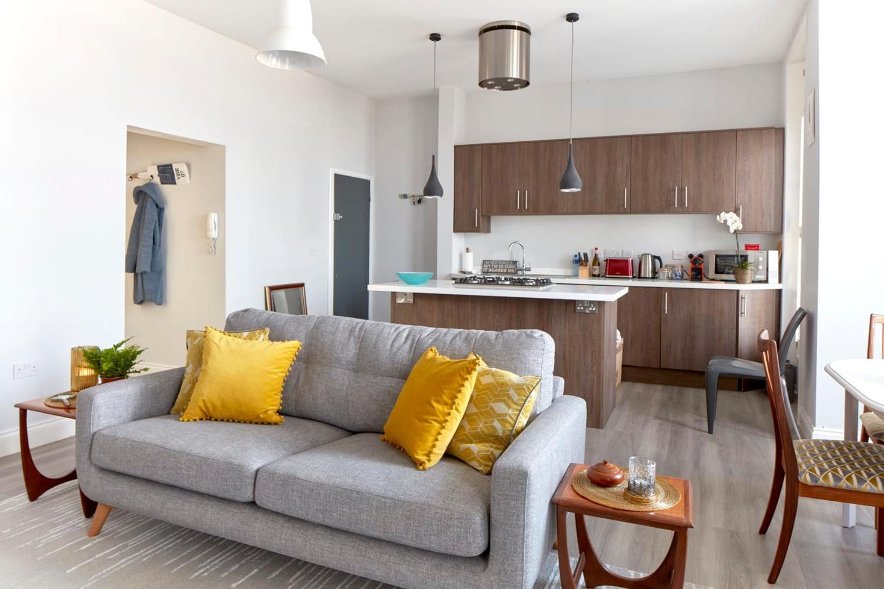 Spacious Beach Front Apartment With Stunning Sea Views Deal Zewnętrze zdjęcie