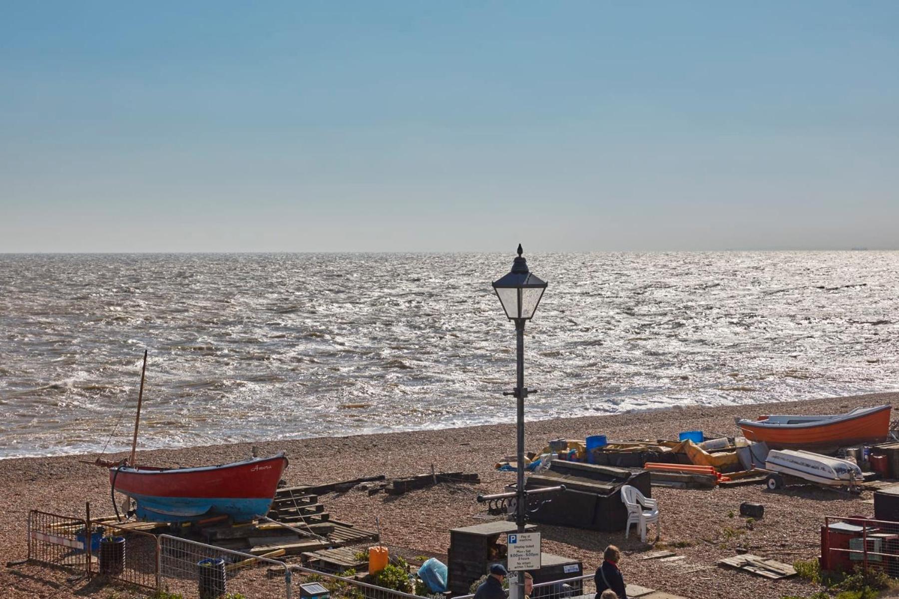 Spacious Beach Front Apartment With Stunning Sea Views Deal Zewnętrze zdjęcie