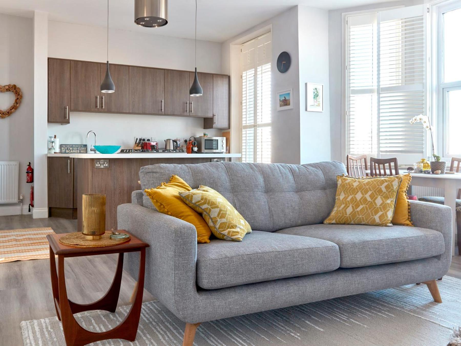 Spacious Beach Front Apartment With Stunning Sea Views Deal Zewnętrze zdjęcie
